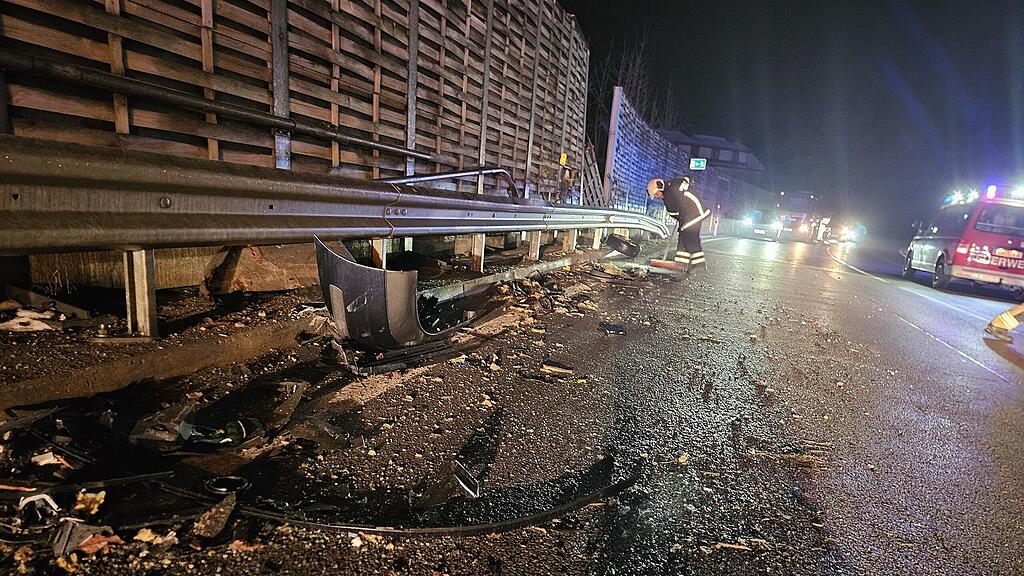 Unfall verwandelt B145 in Bad Ischl in Trümmerfeld