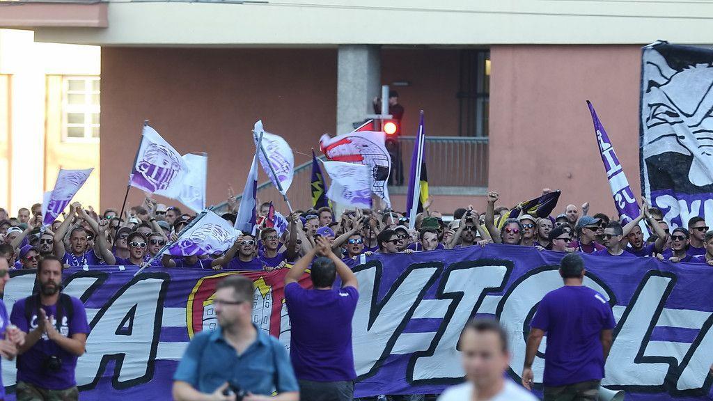 Fan-Marsch zum Stadtderby
