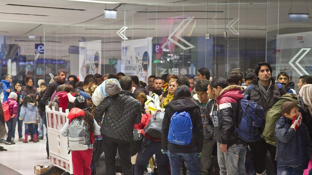 Bahnhofsgarage wird winterfest gemacht, weitere Flüchtlinge kommen an