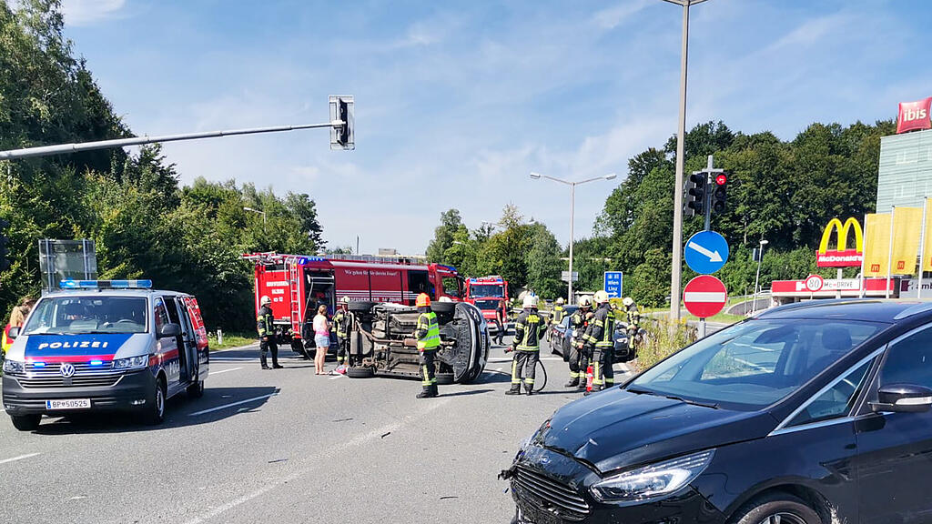 Kreuzungscrash auf Salzburger Landstraße