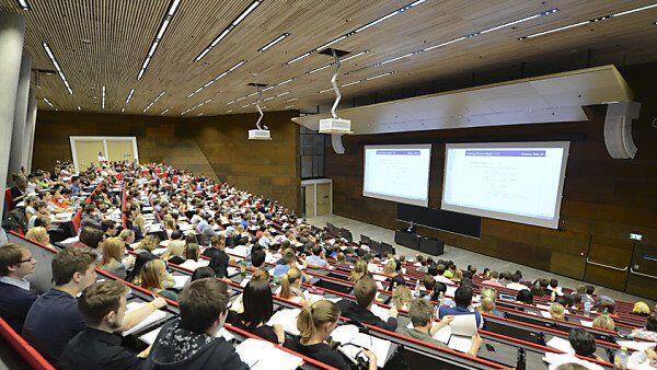 Zahl der Studierenden steigt an