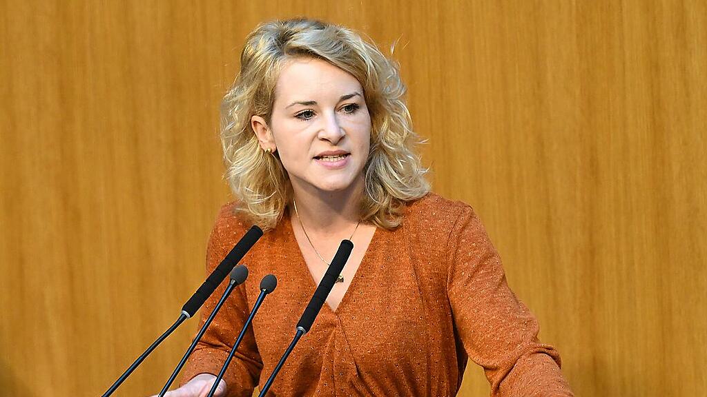 Holzleitner setzt sich für Senioren ein