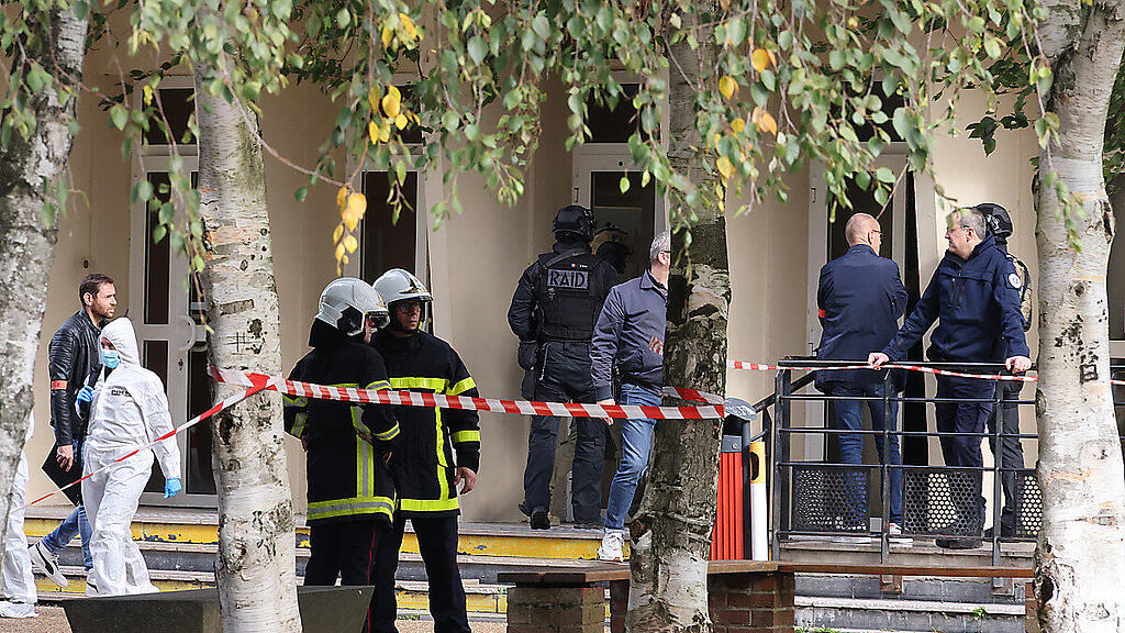 Tatort ist das Gambetta-Gymnasium in Arras in Nordostfrankreich