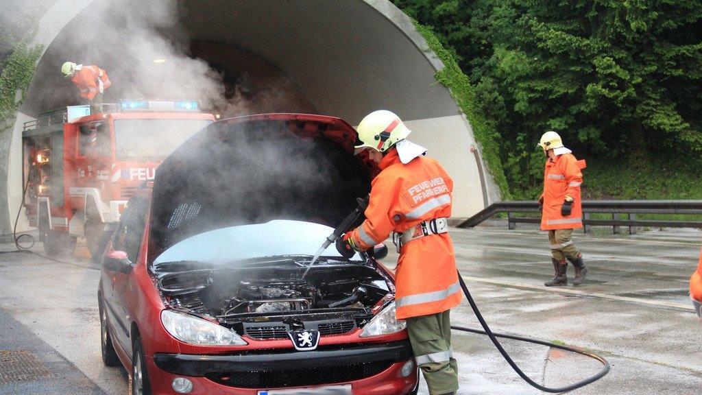A10: Auto fängt Feuer