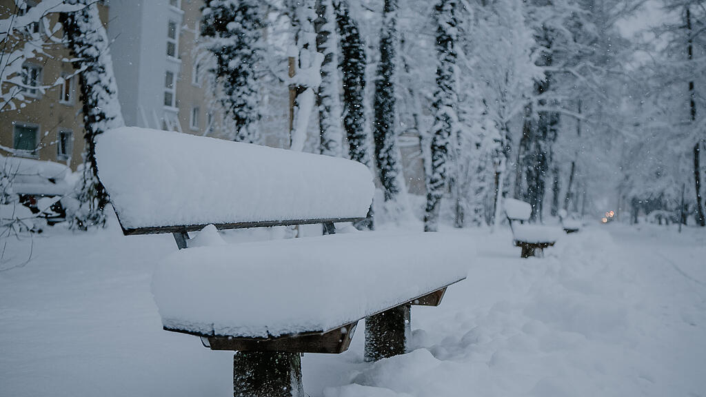 Verschneites Salzburg in den Morgenstunden