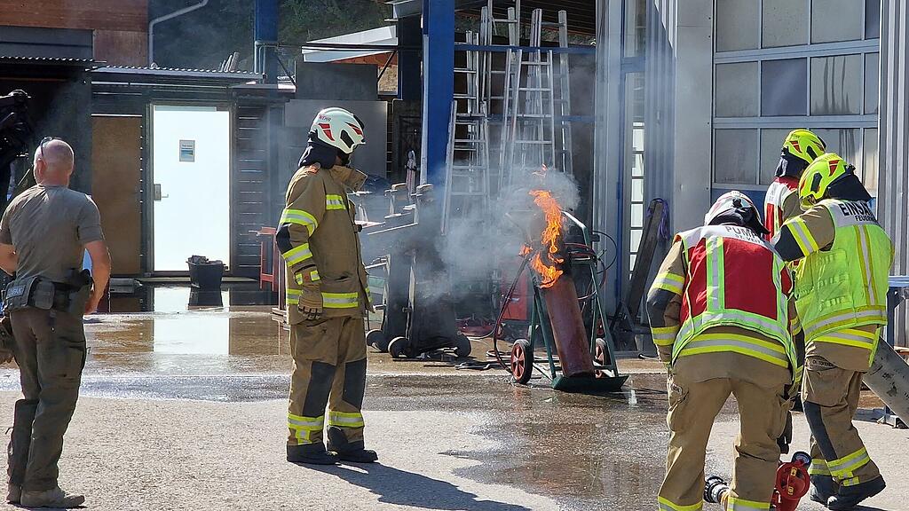 Gasflaschen-Brand_St. Veit