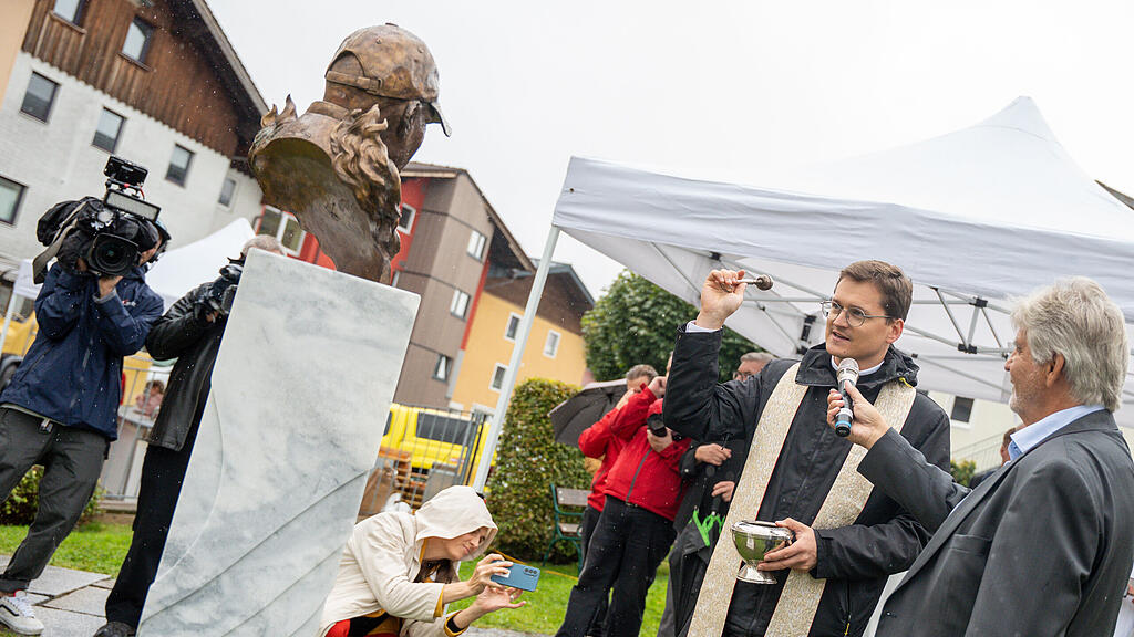 Büste von Niki Lauda enthüllt