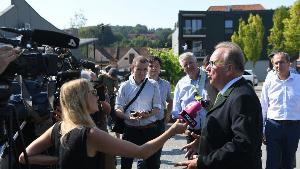 So heiratet Karin Kneissl