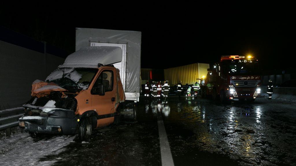 Massencrash im Schneesturm