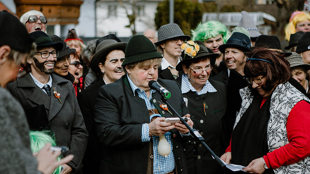 Verkehrte Hochzeit, Kirche