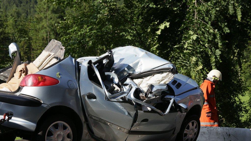 Tödlicher Crash auf B162