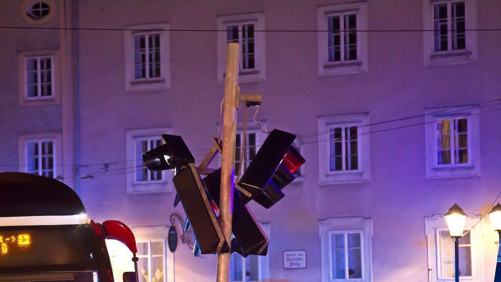 Pkw-Unfall am Herbert-von-Karajan-Platz