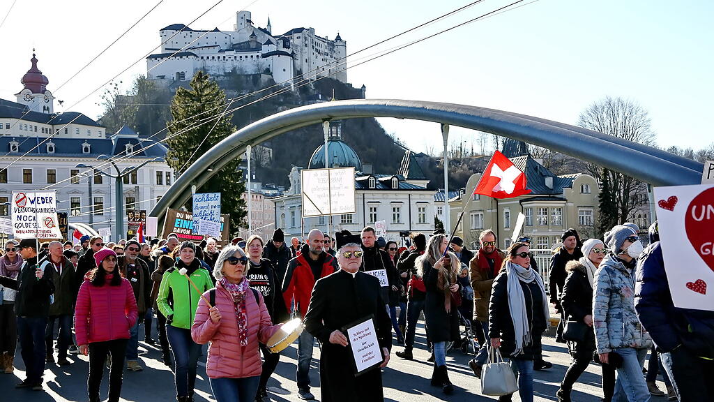 Corona-Demo in der Stadt Salzburg