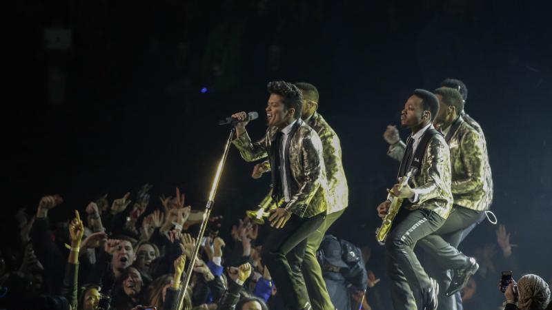 Bruno Mars & Red Hot Chili Peppers live beim Super Bowl 2014