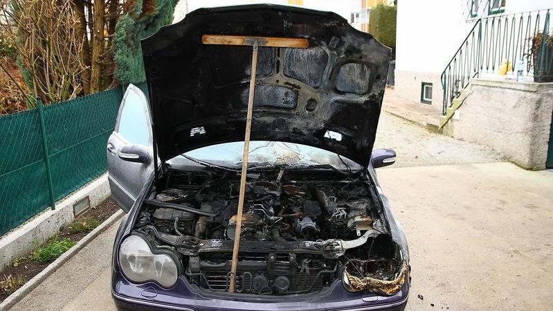 Bilder vom Garagenbrand