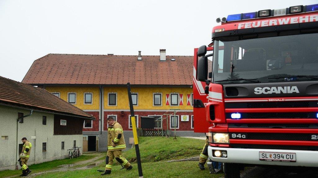 Holzschuppen in Brand