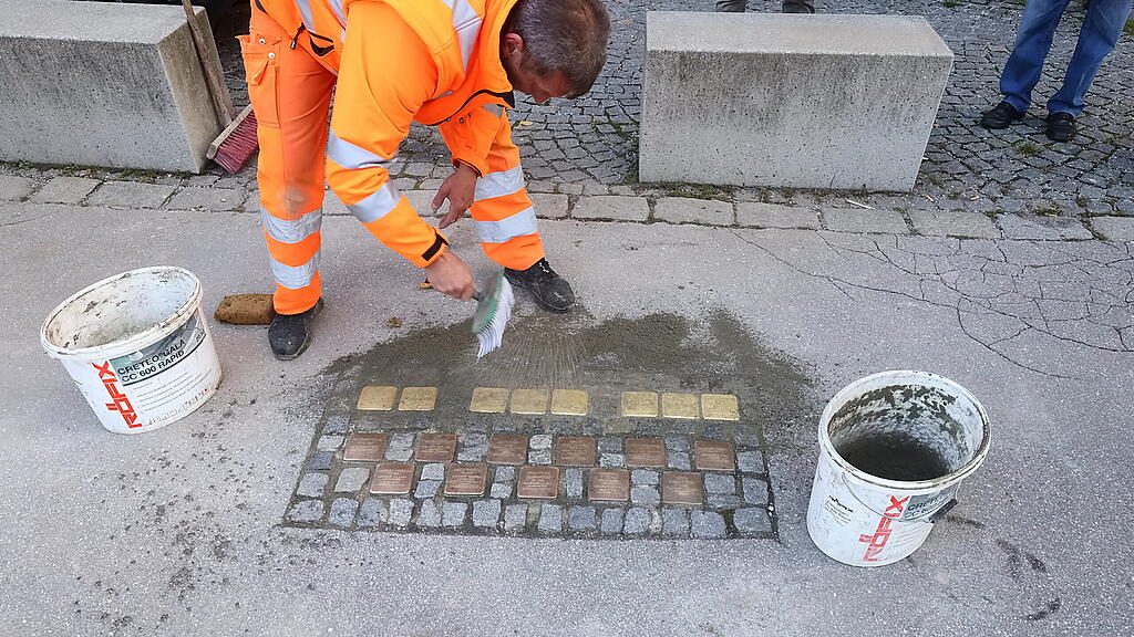 Neue Stolpersteine beim Bezirksgericht