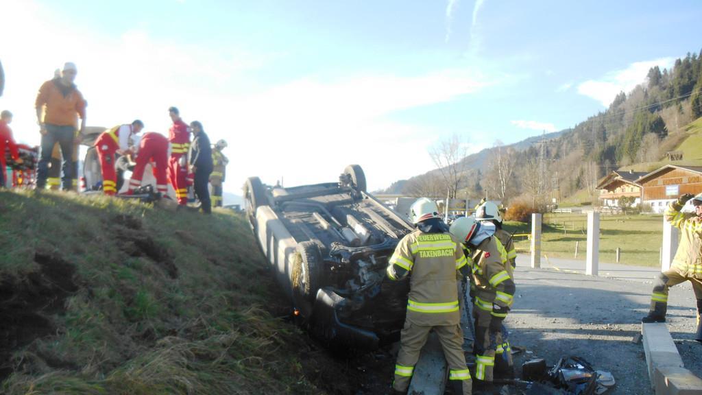 Pkw-Überschlag auf Pinzgauer Bundesstraße (B311)