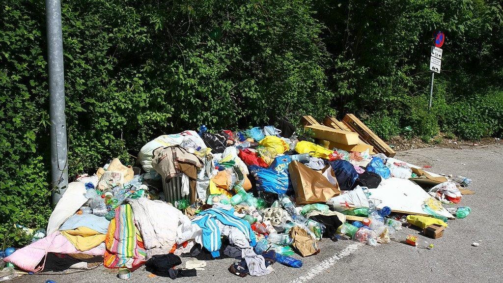 Mai 2015: Autobahnbrücke in Salzburg-Kasern wieder als Quartier
