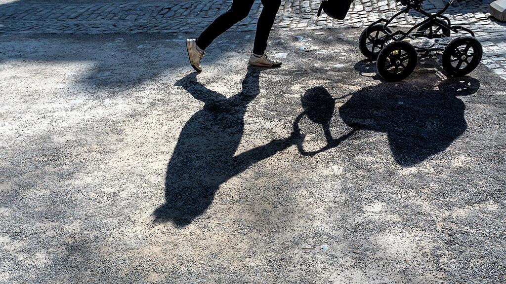 Der Mann onanierte in der Nähe von spielenden Kindern. (Symbolbild)