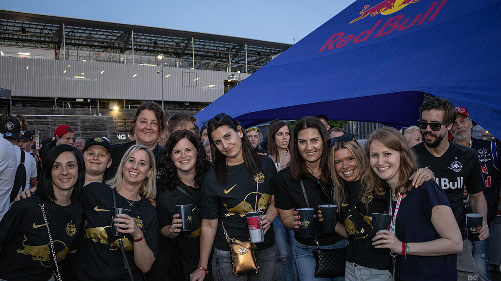 Die gro\u00dfe Meisterparty des FC RedBull Salzburg