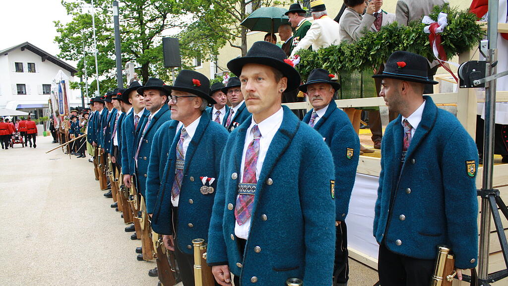 250 Jahre Prangerstutzensch\u00fctzen Thalgau