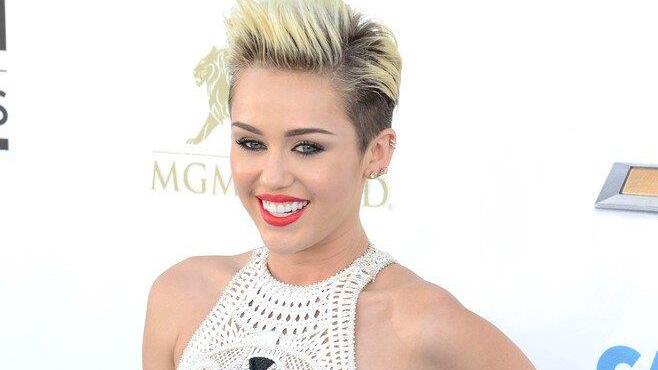 Frisuren von Miley Cyrus