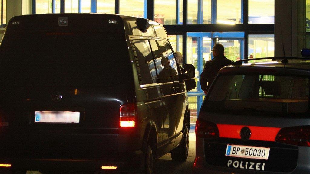 Unbekannter überfällt Lidl
