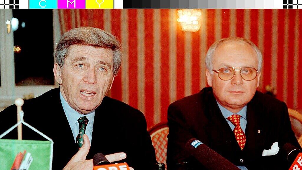 Salzburgs Landeshauptmann Hans Katschthaler gibt im Februar 1996 seinen Rücktritt bekannt.