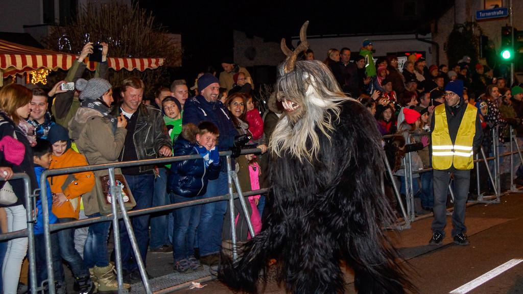Gnigler Perchtenlauf