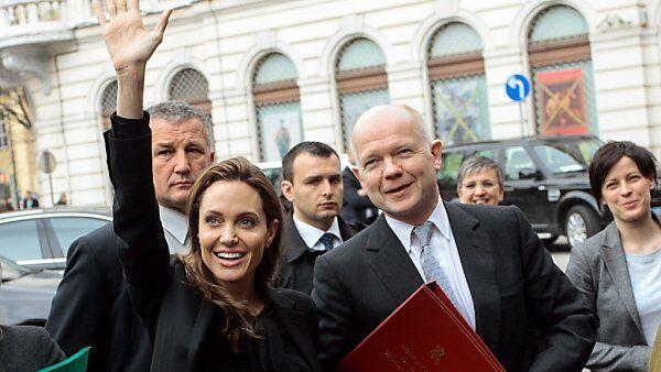 Jolie und Hague leiten Konferenz