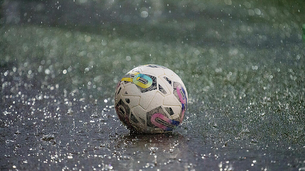 Regen, Fußball, Absage, Wetter,