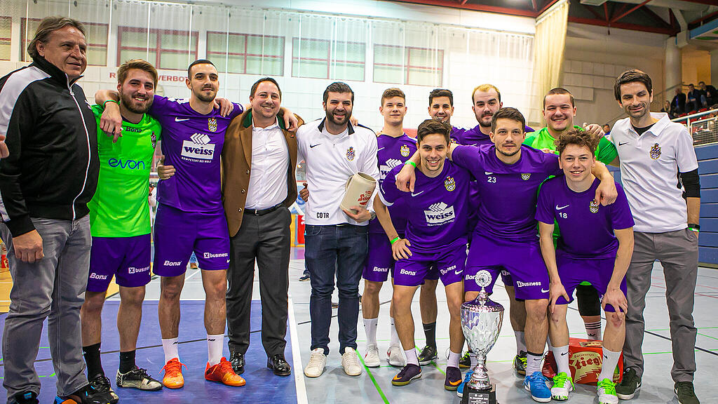 Salzburger Stier, Hallenfu\u00dfball