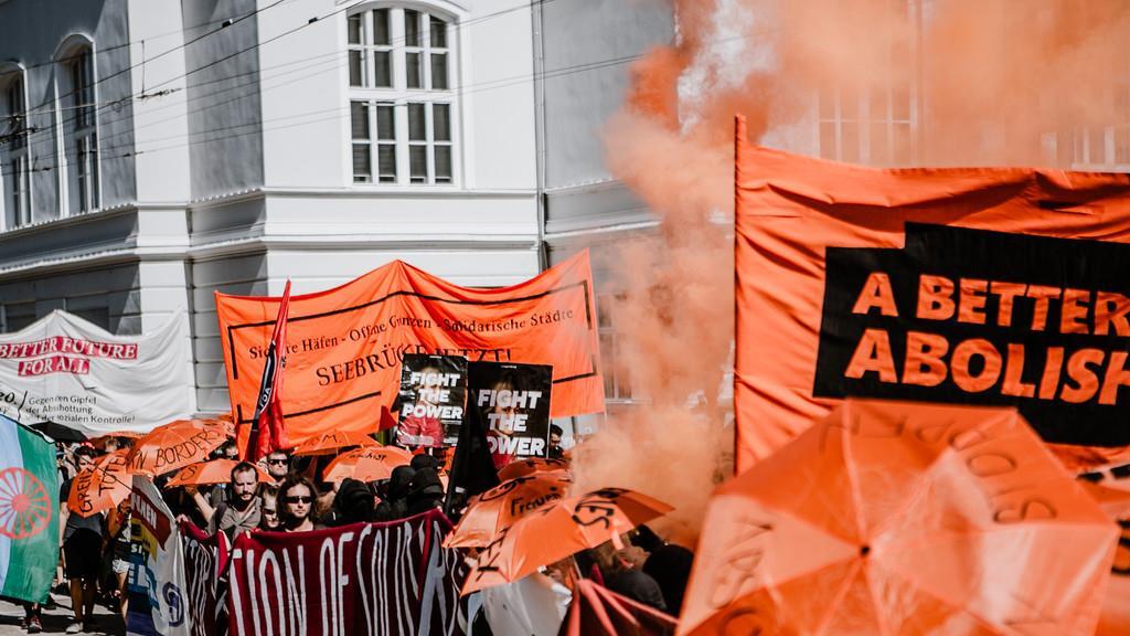 Demo zum EU-Gipfel, I