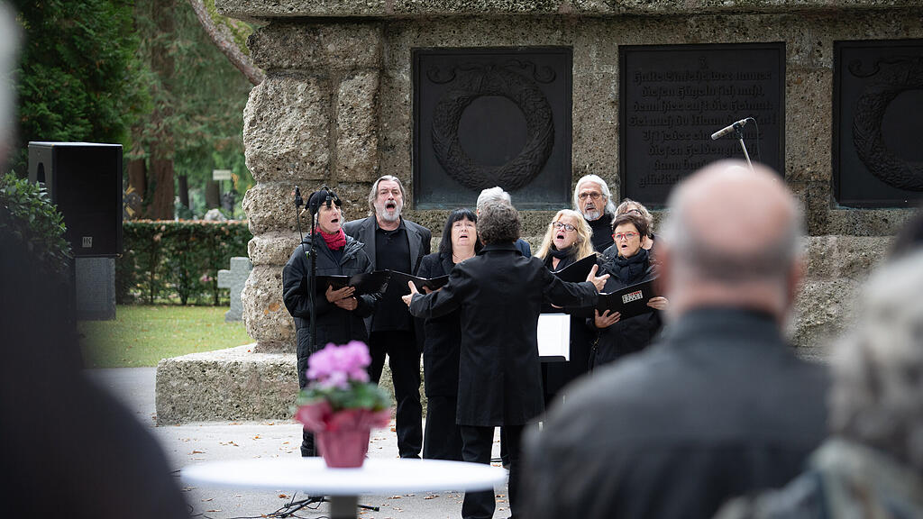 Infopult Kriegerdenkmal Kommunalfriedhof