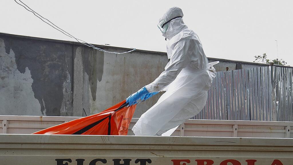 Die Bilanz seit Ausbruch des Virus ist ernüchternd. In der Nacht gab es den ersten Todesfall in Deutschland.