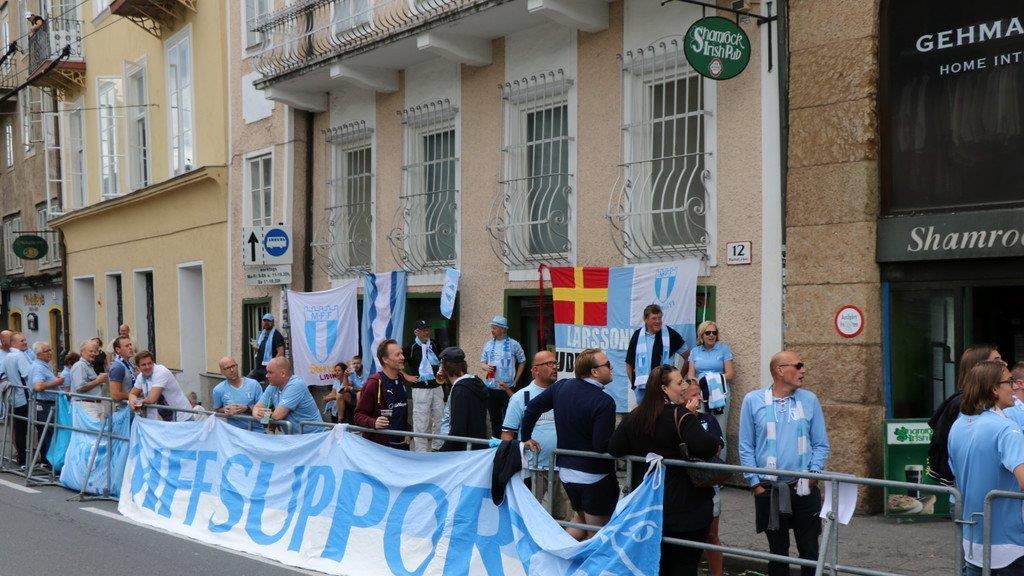 Malmöö-Fans feiern in Altstadt