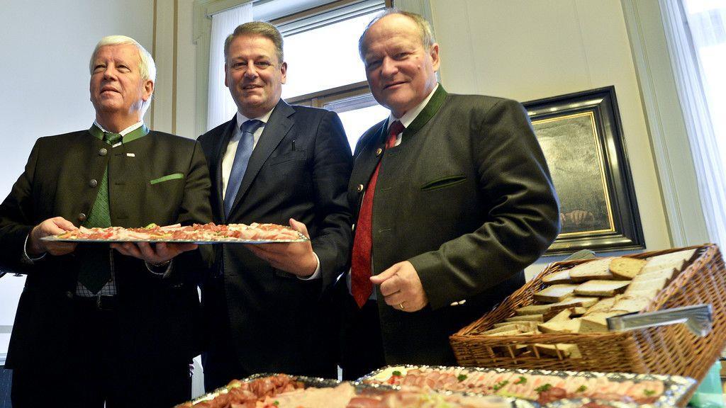 WHO-Warnung zu Fleisch - Wurstjause im Parlament abgehalten