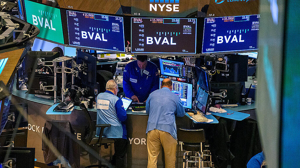 Kurz nach Handelsstart notierte Dow Jones mit Minus von 7,20 Prozent