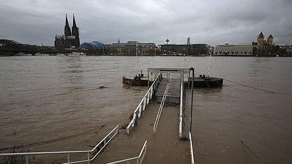 Der Rhein führt viel Wasser