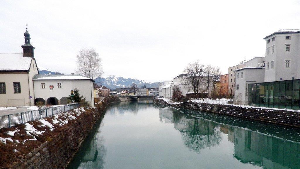 Blick über die Salzach in Hallein