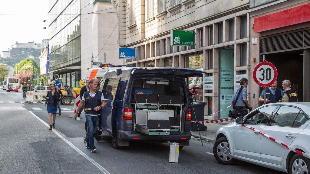 Banküberfall in Salzburg. Bilder vom Tatort