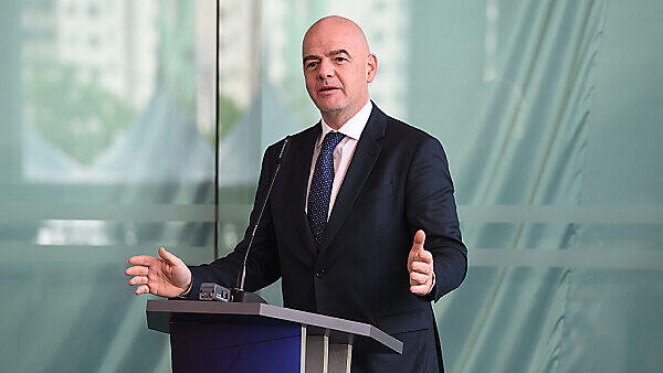 FIFA-Chef Gianni Infantino wirbt weiterhin für Aufstockung