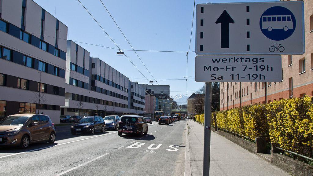 Neue Busspur in der Rudolf-Biebl-Straße