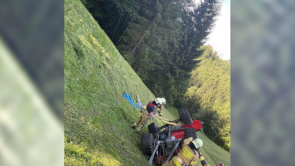 Traktor-Absturz in Unken