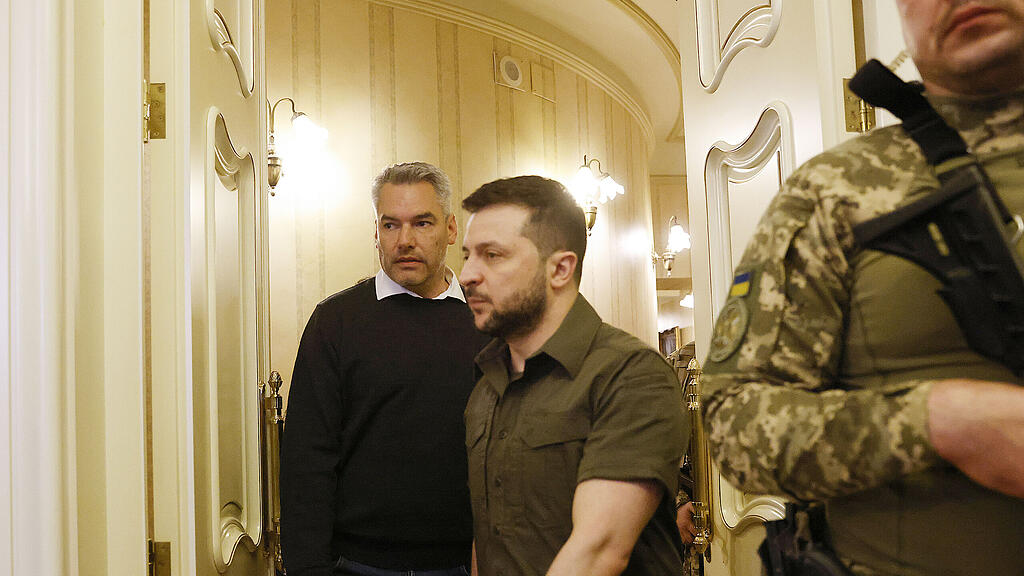 HANDOUT  BUNDESKANZLER NEHAMMER IN DER UKRAINE NEHAMMERSELENSKYJ =(2).jpg