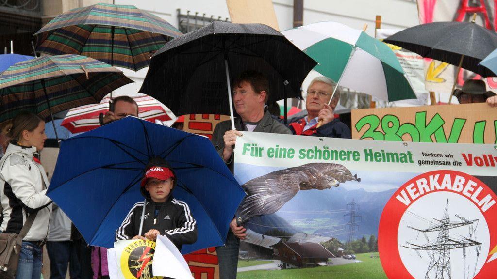 Demonstration 380 kv Mozartplatz
