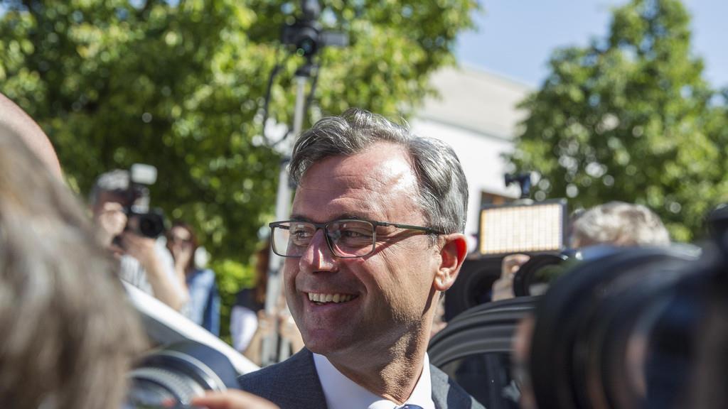 BP-Wahl: Stimmabgabe Norbert Hofer