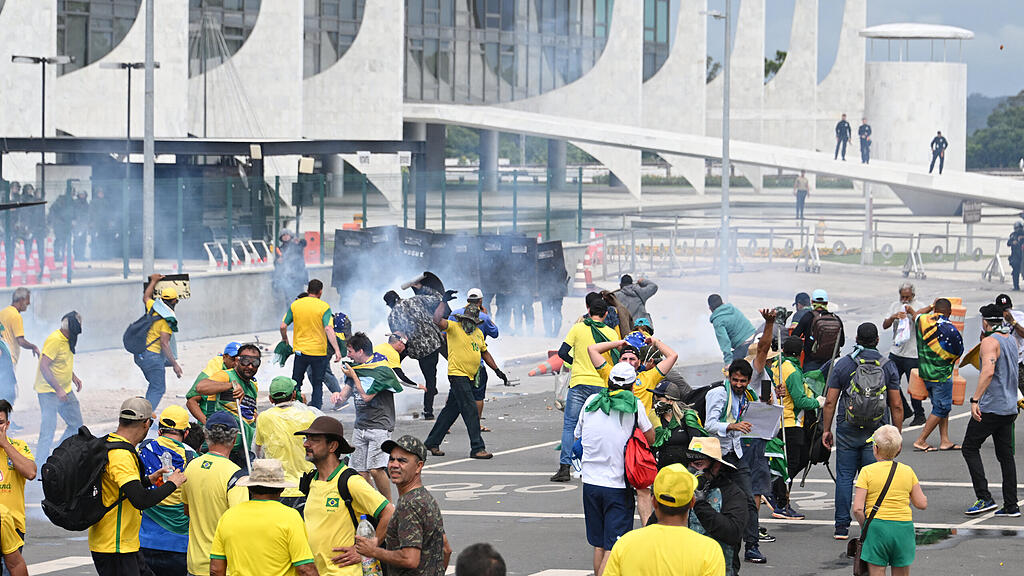 Kongress-Sturm_Brasilien