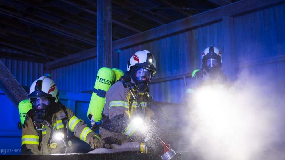 Containerbrand fordert Feuerwehr in Straßwalchen